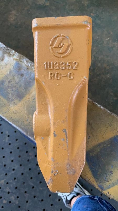 Thép hợp kim Excavator Bucket Teeth Forging Casting IU3352 Rock Teeth For Cat E320