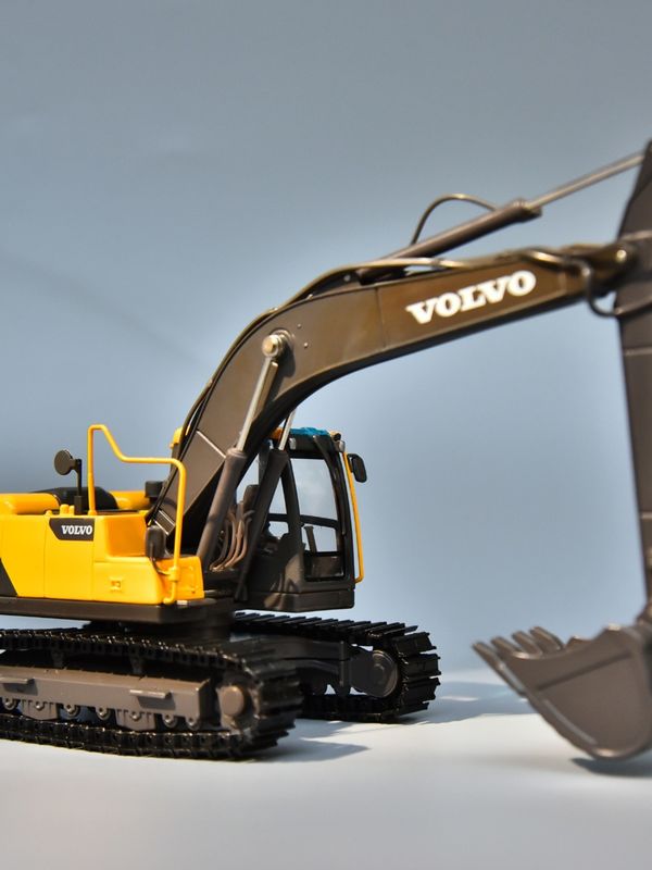 VOLVO Volvo EC220DL hợp kim máy đào mô hình kỹ thuật ban đầu xe mô phỏng máy đào trang trí