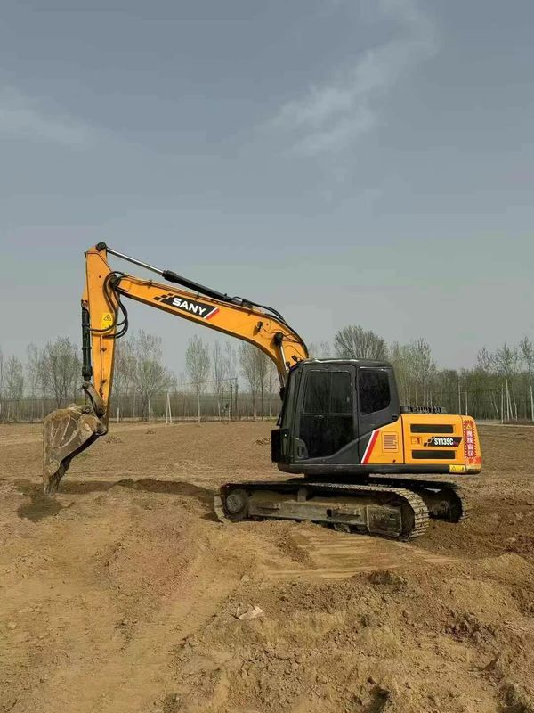 Sử dụng SANY SY135 13,5 Tons Excavator cho xây dựng khai thác mỏ Earthmoving ứng dụng