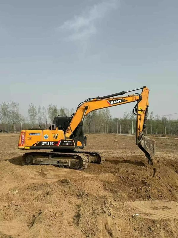 Sử dụng SANY SY135 13,5 Tons Excavator cho xây dựng khai thác mỏ Earthmoving ứng dụng