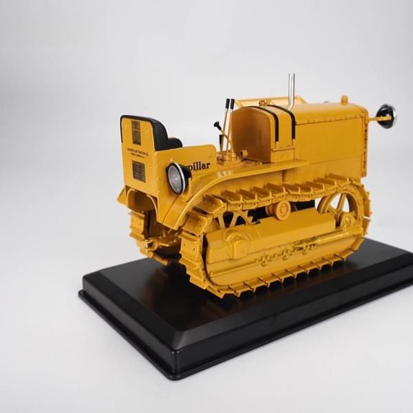 Diecast Masters 1:16 Scale 25 Traktor Model DM Alloy Farm Vehicle Miniature 85679