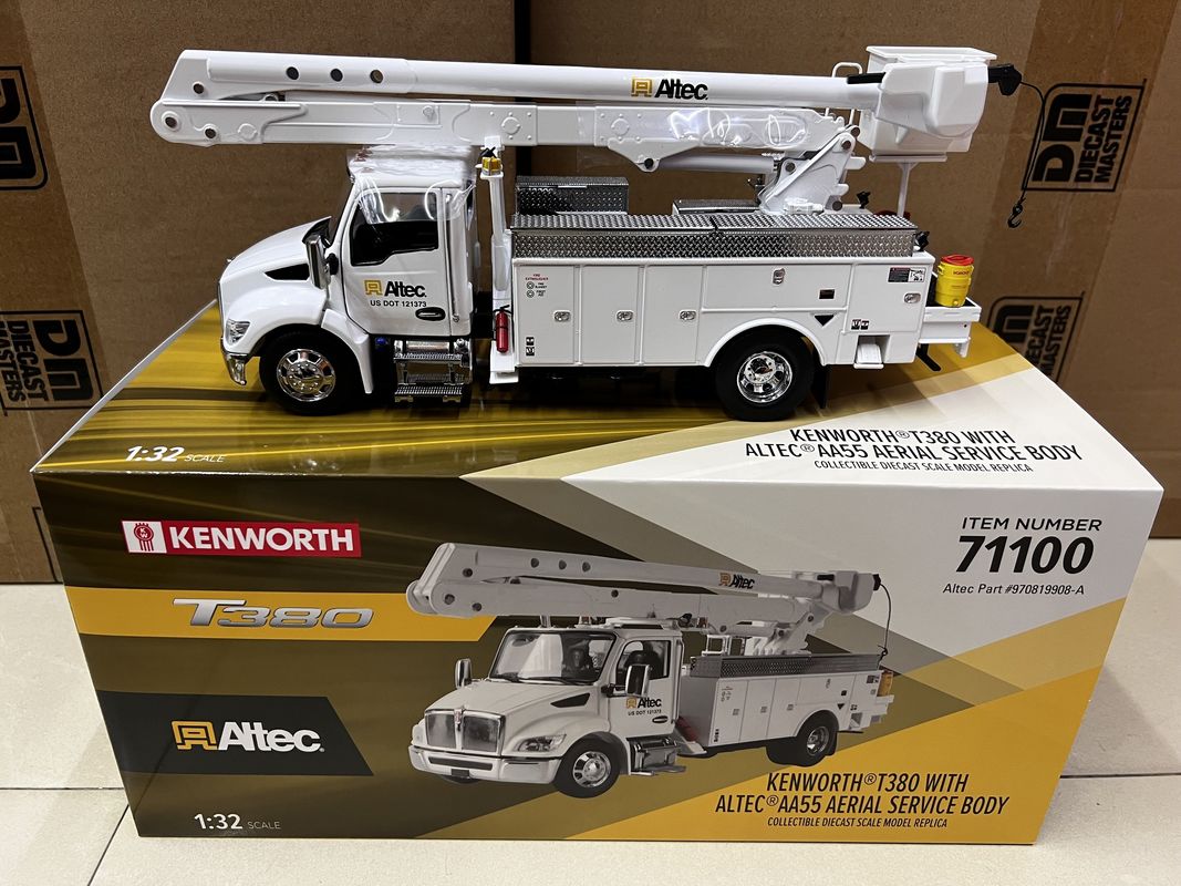 DM 1/32 Xe nâng người làm việc trên cao Kenworth T380 bằng hợp kim, mô hình xe công trình 71100