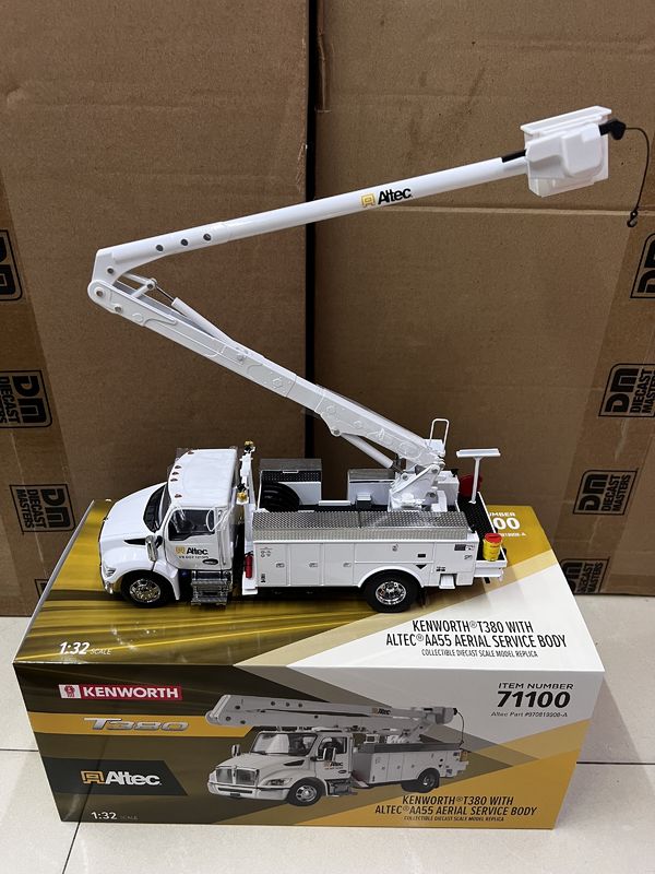 DM 1/32 Xe nâng người làm việc trên cao Kenworth T380 bằng hợp kim, mô hình xe công trình 71100