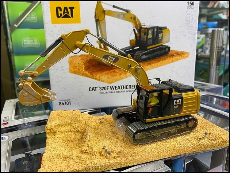 Diecast Masters DM 85701 Caterpillar 320F Máy đào thủy lực 1:50 Mô hình kỹ thuật Diecast