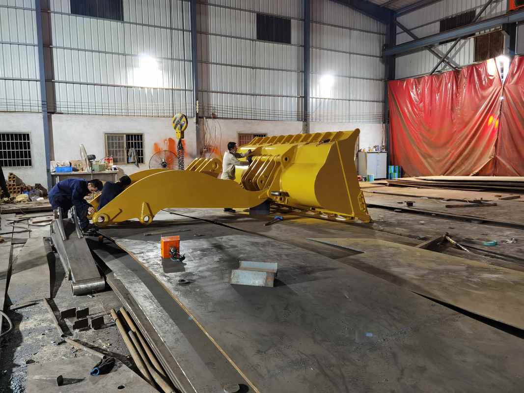 Đậu thợ đào 5.5 mét khối tùy chỉnh cho máy tải bánh xe Cat 980 - Đậu đá hạng nặng Q355B