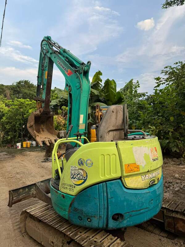 Máy xúc bánh xích mini YANMARR Vio30 3 tấn đã qua sử dụng đang có hàng để bán