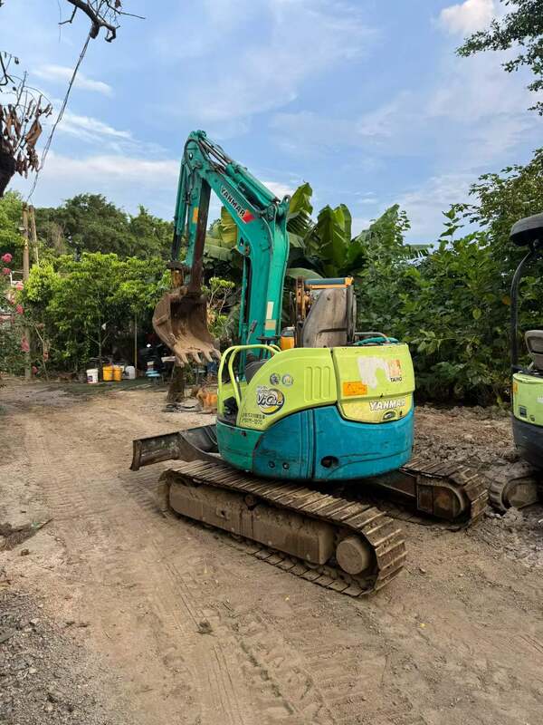 Máy xúc bánh xích mini YANMARR Vio30 3 tấn đã qua sử dụng đang có hàng để bán
